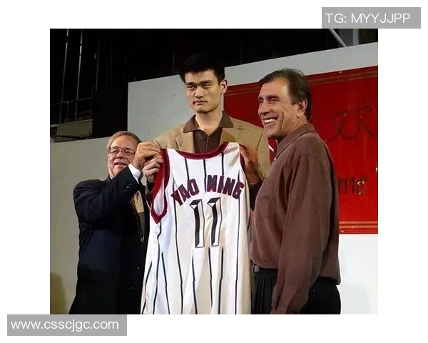 姚明亲临CBA赛场观赛分享篮球魅力与发展新机遇