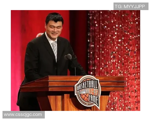 姚明在赛场上的激情与坚持不仅体现在打球上，还在于他对不当行为的直言不讳